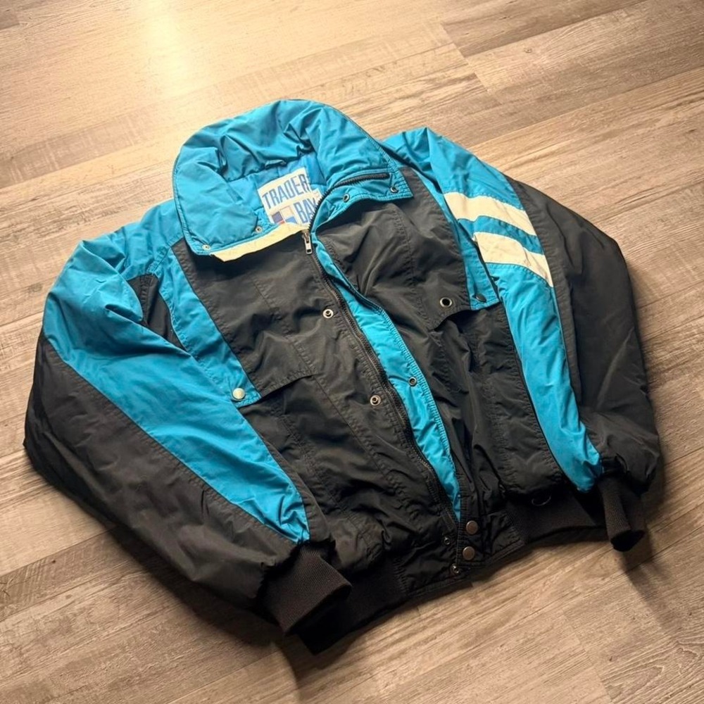 🏔️ Vintage Trader Bay Puffer Bomber Jacket — Charcoal / Teal / White — Size M